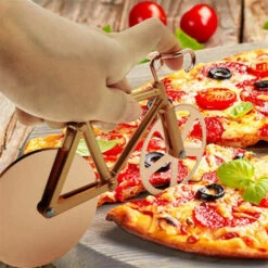 KARTOKNER 2 Pcs Coupe Pizza De Vélo Acier Inoxydable Roulette à Pizza Découpe-Pizza Avec Revêtement Antiadhésif Couteau à Pizza En Acier Inoxydable Pour Cuisine, Pique-nique, Barbecue Extérieur(Doré) -Four à pizza Soldes 2022 48476014 5