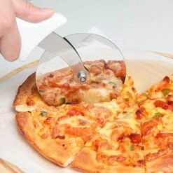 CHANCEY Coupe Pizza, Roue à Pizza Avec Lame En Acier Inoxydable Et Poignée En Plastique Antidérapante, Trancheuse à Pizza Professionnelle, 23CM, Blanc,SEMAket -Four à pizza Soldes 2022 56094537 5