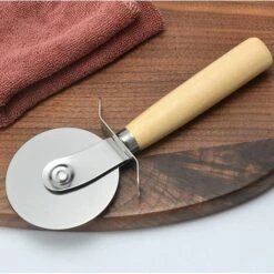 Fei Yu Roue De Coupe à Pizza, Trancheuse à Pizza En Acier Inoxydable De Qualité Alimentaire, Coupe Bien Rangée Et Belles Tartes à Pizza Pâte à Biscuits Gaufres Pâtisseries -Four à pizza Soldes 2022 56621114 5