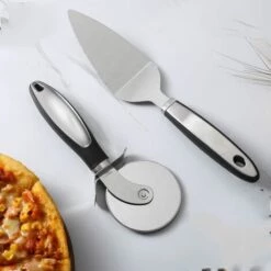 Thsinde Roulette à Pizza, Set De 1, Manche Caoutchouté, Résistant, Coupe-pizza, Argent/anthracite -Four à pizza Soldes 2022 58371636 2