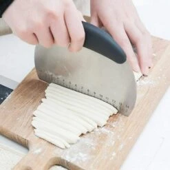 FVBJD Corne à Pâtisserie En Acier Inoxydable, Grattoir De Pâtissier En Demi-Cercle Coupe Pâte Parfait Pour Pizza Macaron Pain Croissant Avec Echelle (Noir) -Four à pizza Soldes 2022 59205937 5