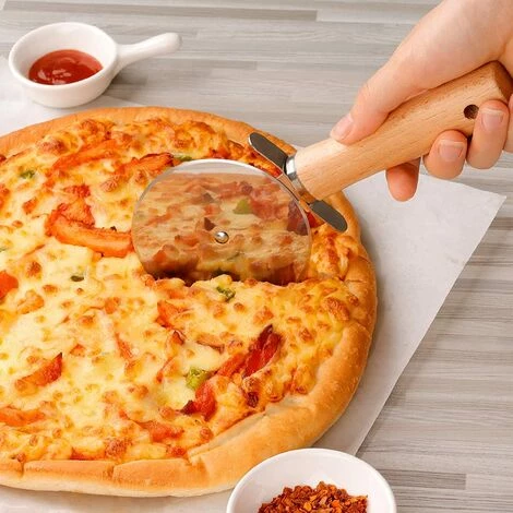 AOUGO Coupe-pizza Set De 2, Rouleau à Pizza Et Pelle à Pizza Avec Lame En Acier Inoxydable Et Manche En Bois, Pizza Cutter Pour Couper La Pizza Gâteau Pain (couleur Bois) 4 AOUGO Coupe-pizza Set De 2, Rouleau à Pizza Et Pelle à Pizza Avec Lame En Acier Inoxydable Et Manche En Bois, Pizza Cutter Pour Couper La Pizza Gâteau Pain (couleur Bois) – Image 2